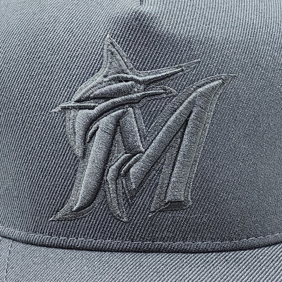 Pro Standard Men's Marlins Classic Pinch Front Trucker - OS - Picture 4 of 11